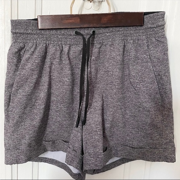 Lululemon Spring Break Away Short II *3" - Picture 6 of 11
